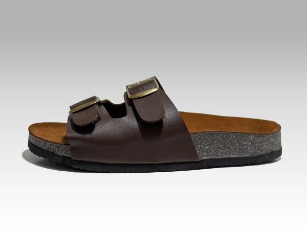 Prácticas carmelita de mujer con hebilla dorada.