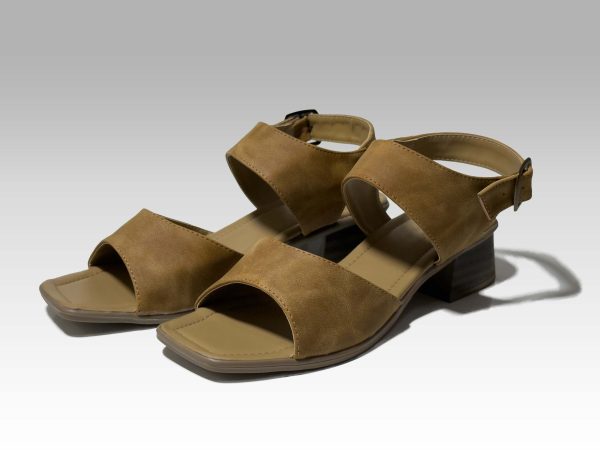 Sandalias Modelo Reina con talón